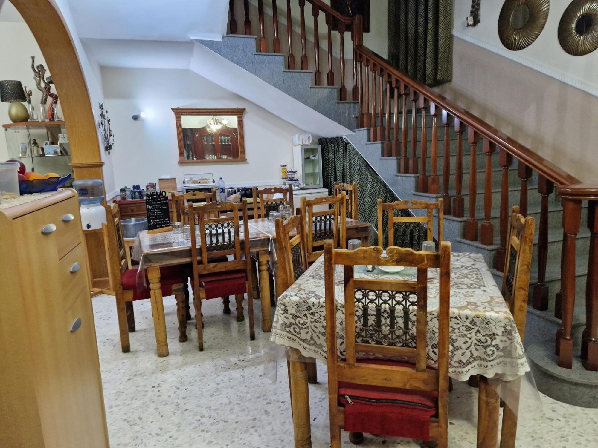 Saracini'S Homestay 阿塔德 外观 照片